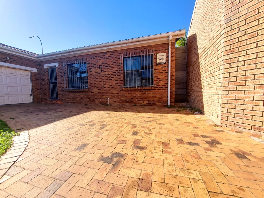 3 Bedroom Property for Sale in Protea Heights Western Cape